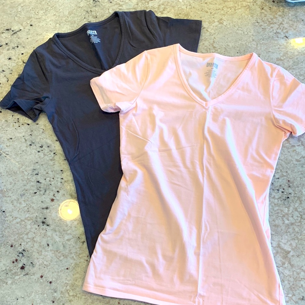 Bundle of TWO Duluth V Neck Tees XS